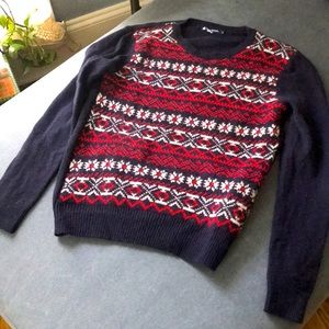 Gorgeous fisherman sweater! Perfect for those nights at the beach M/L  🌊🌙